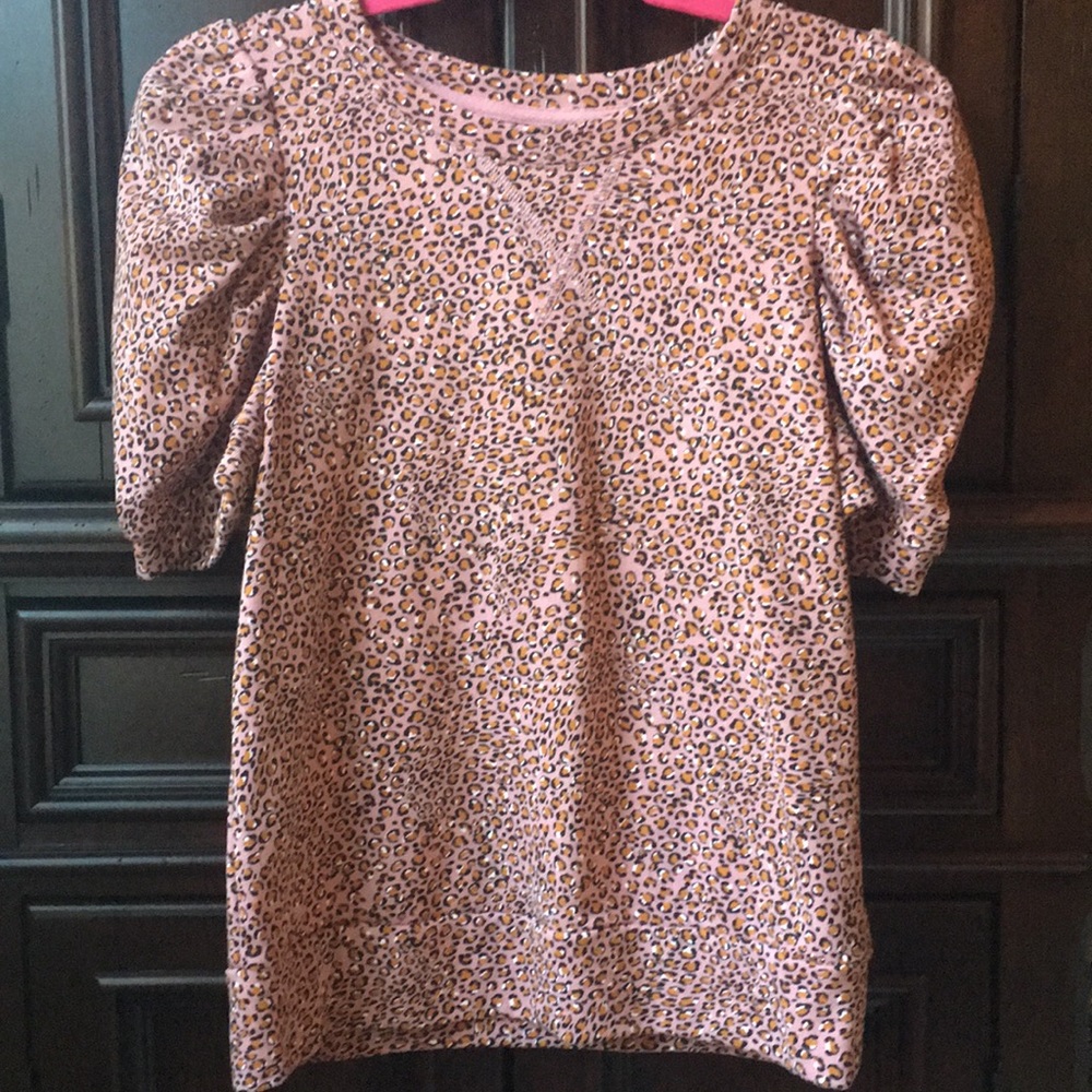Who What Wear xs pink leopard puffed sleeves shirt.